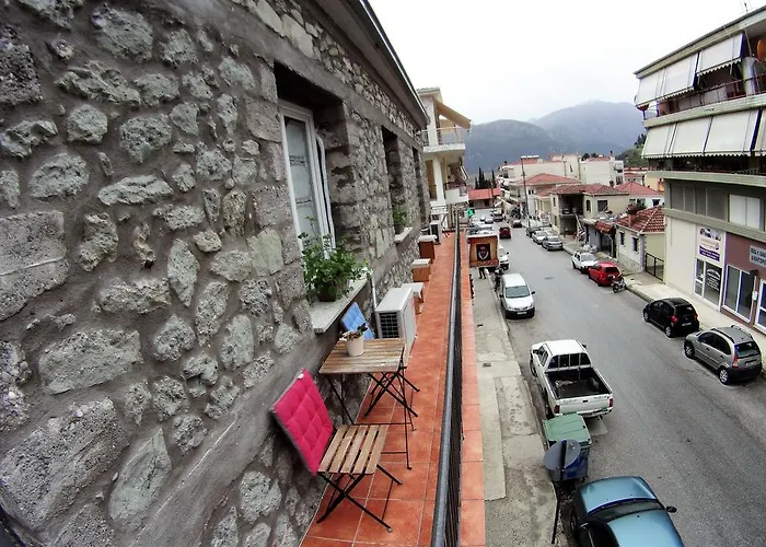 Host El Greco קאלאבאקה