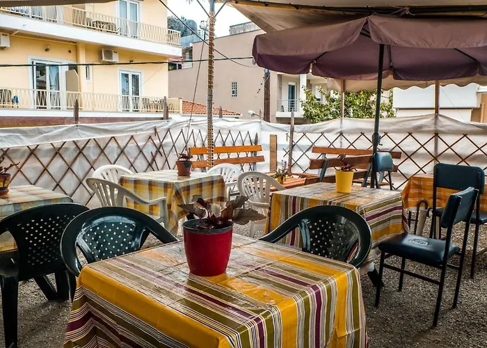 Host El Greco אכסניה קאלאבאקה