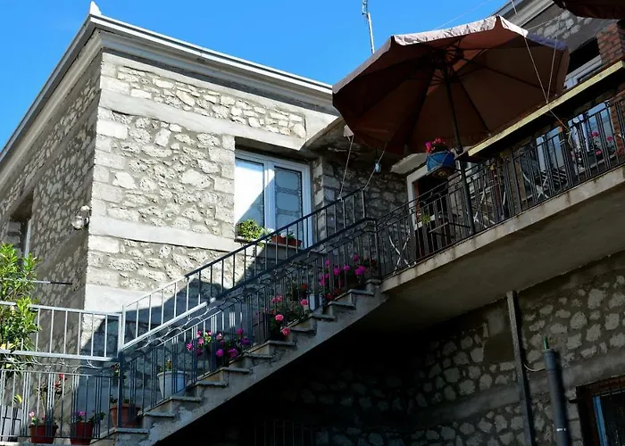 Host El Greco אכסניה *