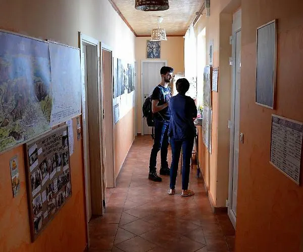 Host El Greco קאלאבאקה